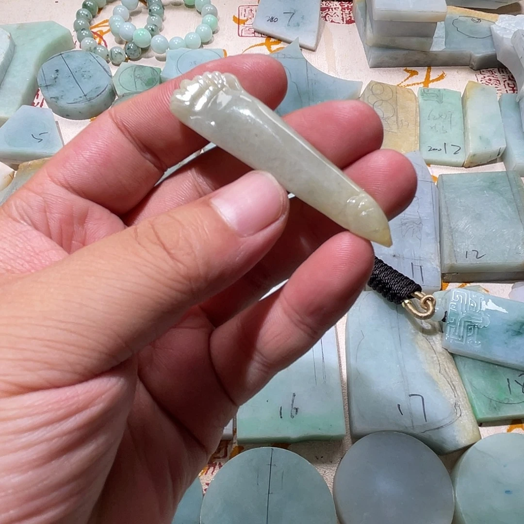 颈饰未镶嵌翡翠天然缅甸A货翡翠毛料