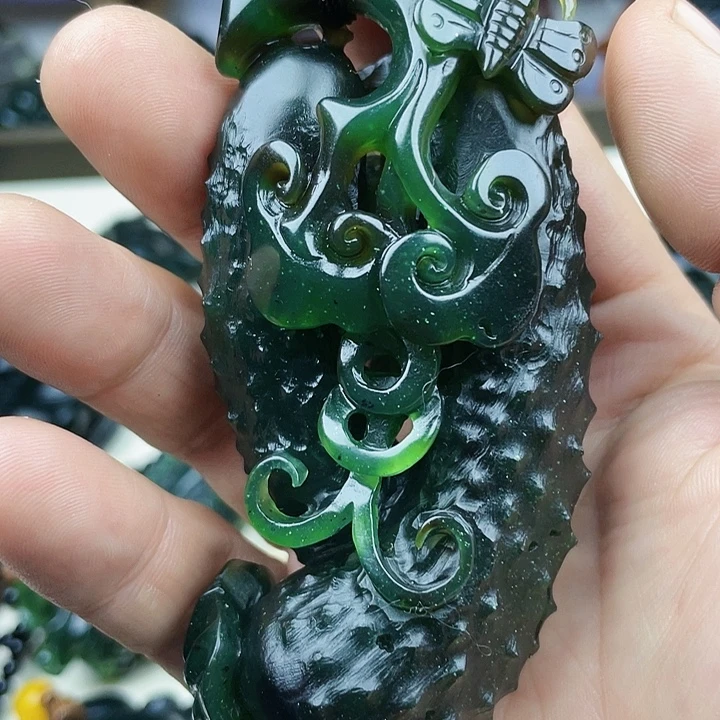 蛇纹石玉未镶嵌挂件