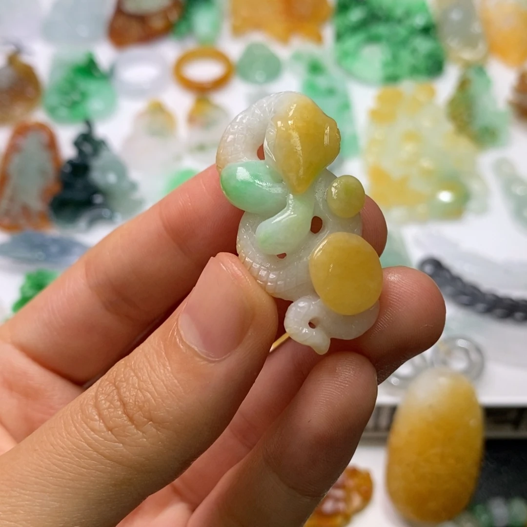 定制翡翠未镶嵌吊坠