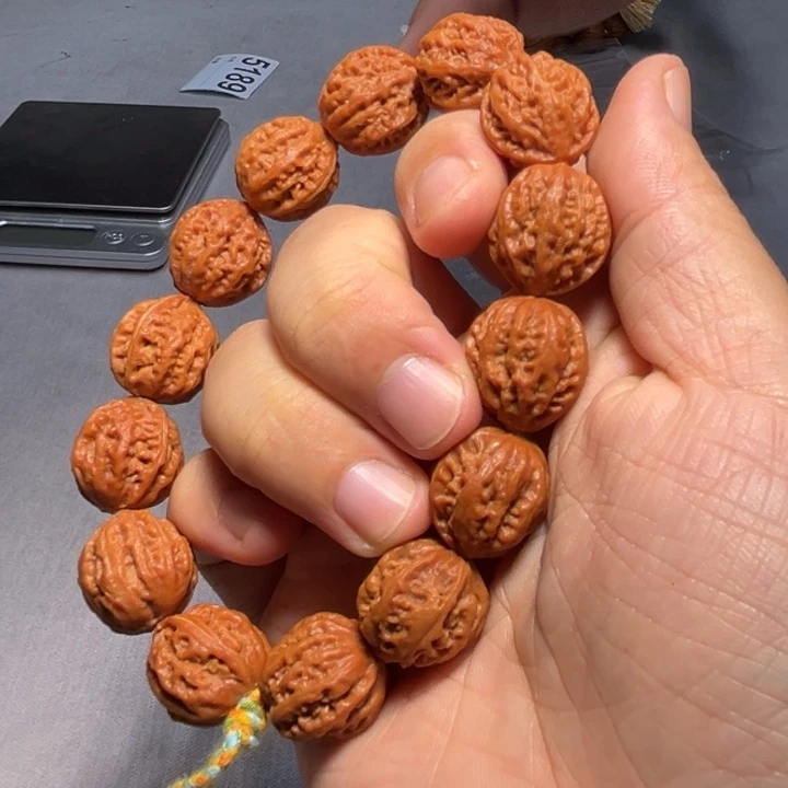 文玩核桃把件龙脊八棱5183