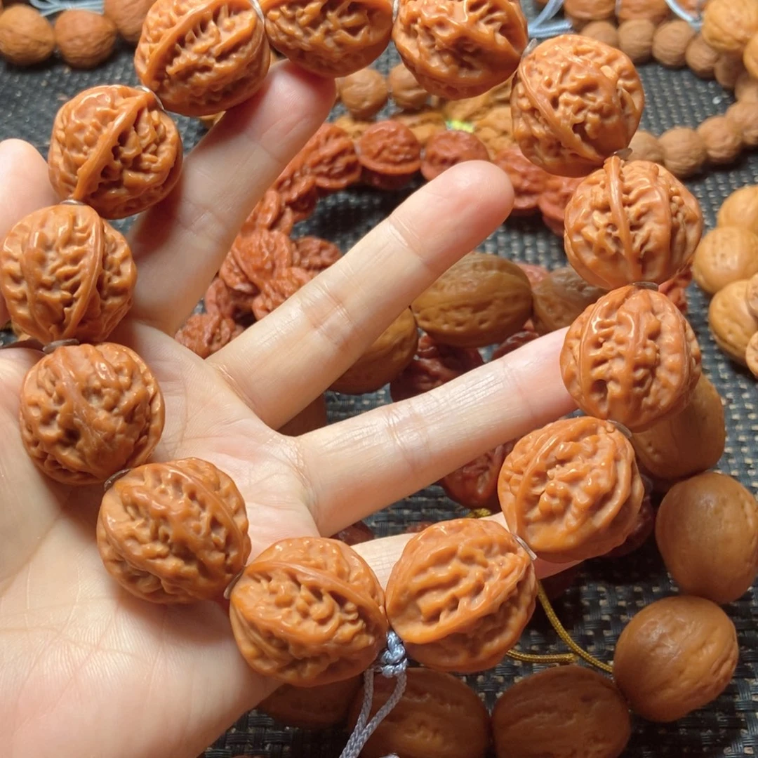 珍***在吊坠文玩核桃八棱手串