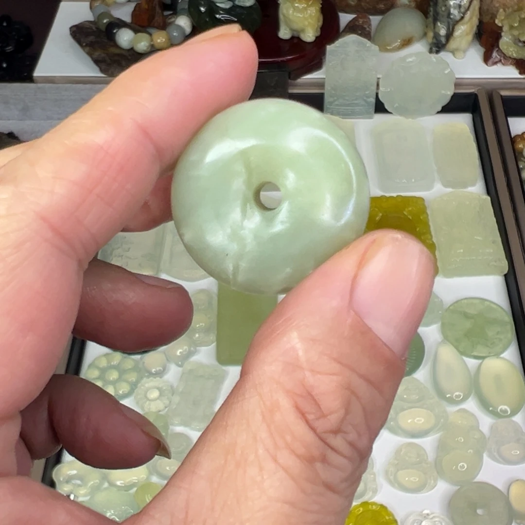 岫玉未镶嵌颈饰岫玉平安扣