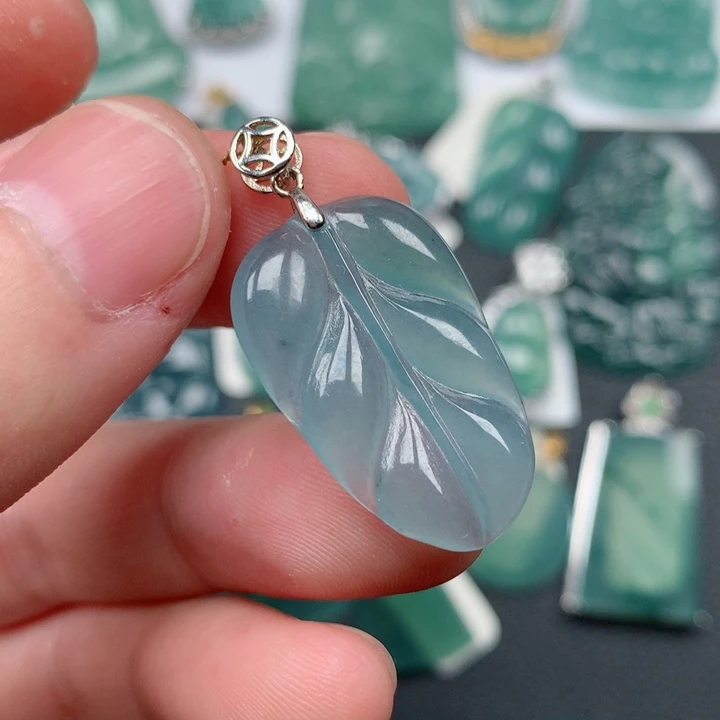 翡翠颈饰未镶嵌翡翠