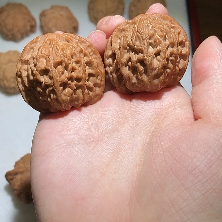 文玩核桃把件40边36肚35高 磨盘