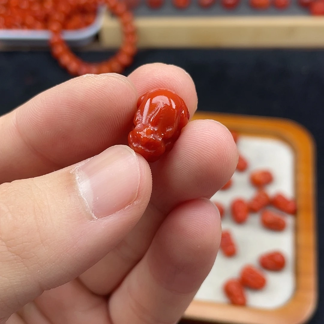 未镶嵌4号瓦西火焰红卡11*16貔貅一个南红玛瑙