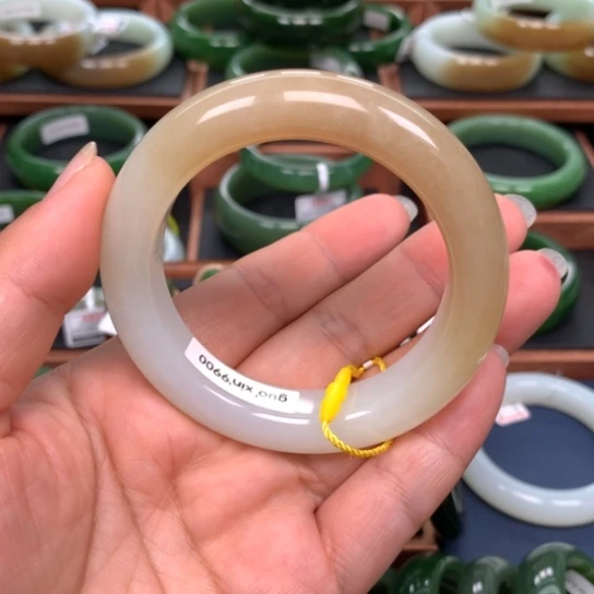 和田玉手镯未镶嵌525354圈口