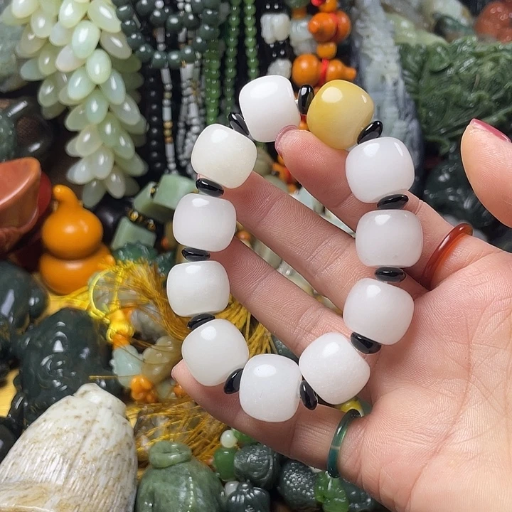 和田玉（糖玉）未镶嵌颈饰