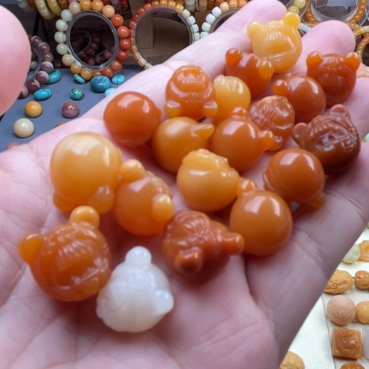 未镶嵌石英质玉（缅黄）珠宝半成品