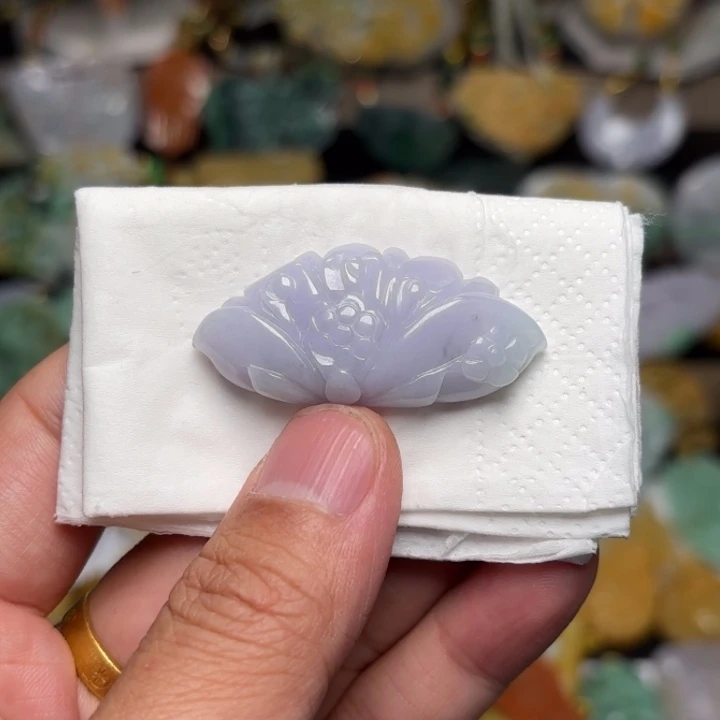 翡翠颈饰未镶嵌吊坠