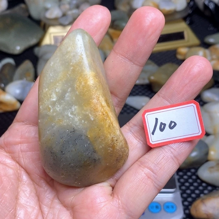 未镶嵌和田玉把件100