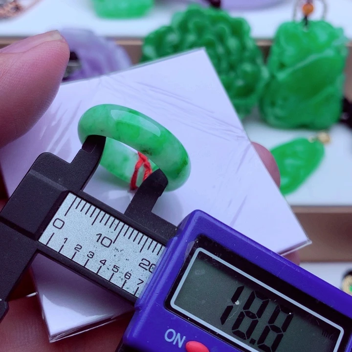 翡翠未镶嵌戒指戒指