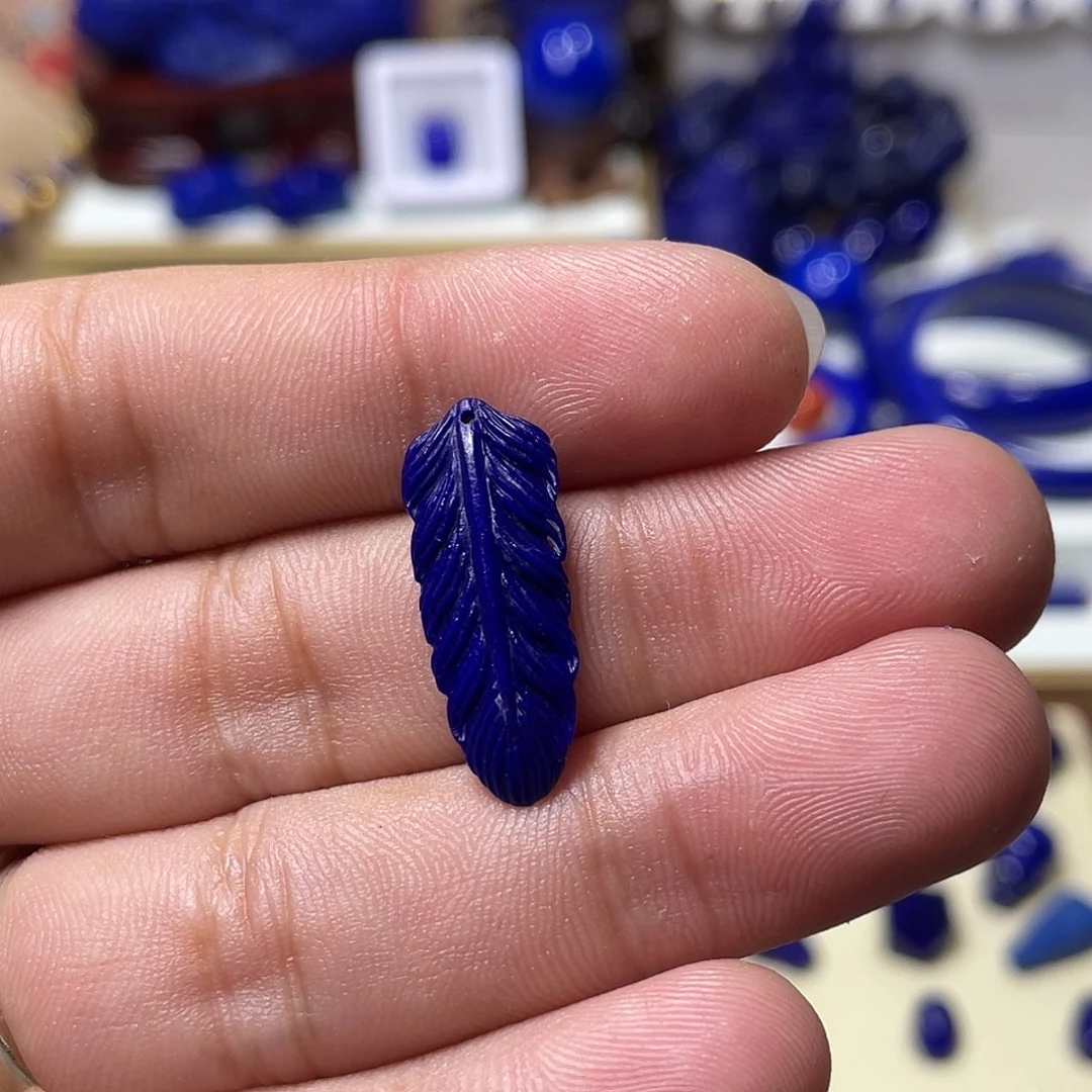 蓝****青金石未镶嵌精工羽毛吊坠（中）