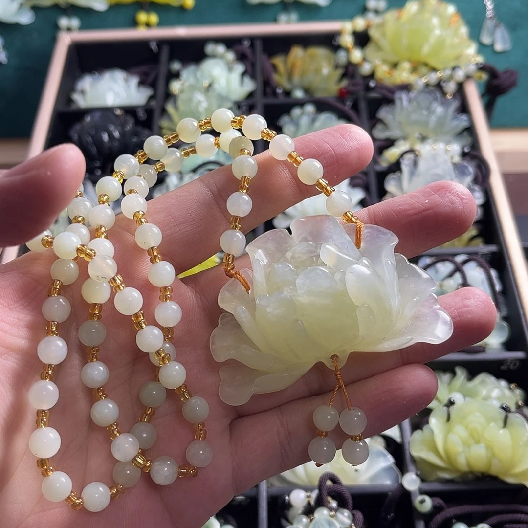 蛇纹石玉未镶嵌颈饰