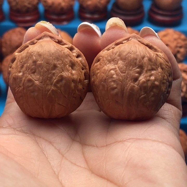 核桃精品文玩核桃手捻寿桃