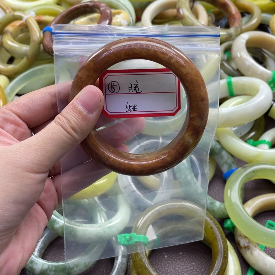 月***我蛇纹石玉未镶嵌手镯