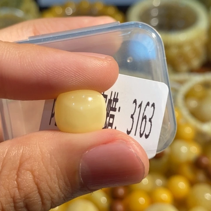 琥珀未镶嵌珠宝奇石3163