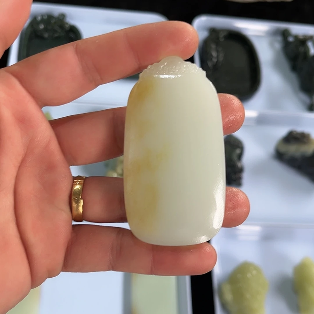 【闪购商品】颈饰未镶嵌和田玉（糖玉）