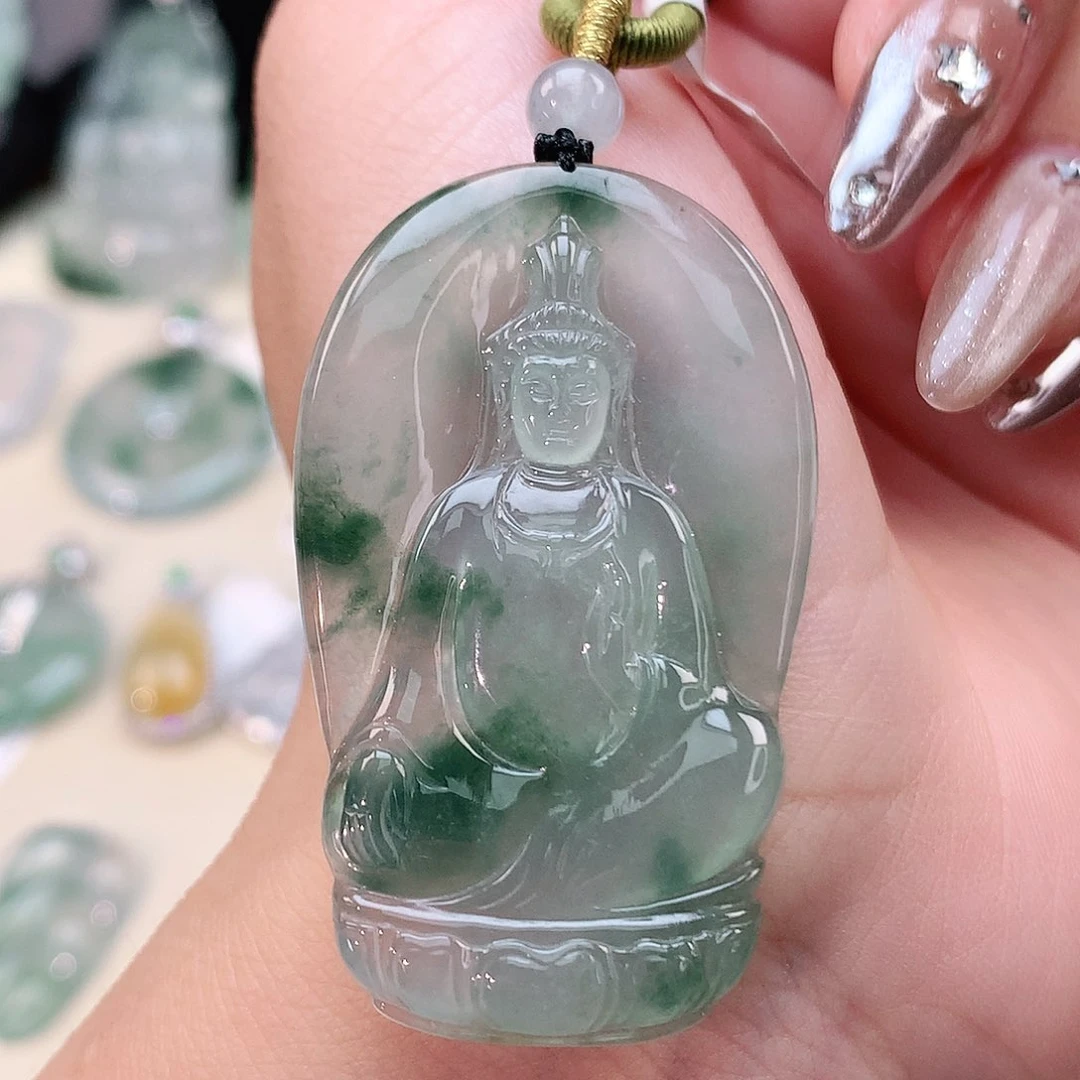 翡翠未镶嵌颈饰观音