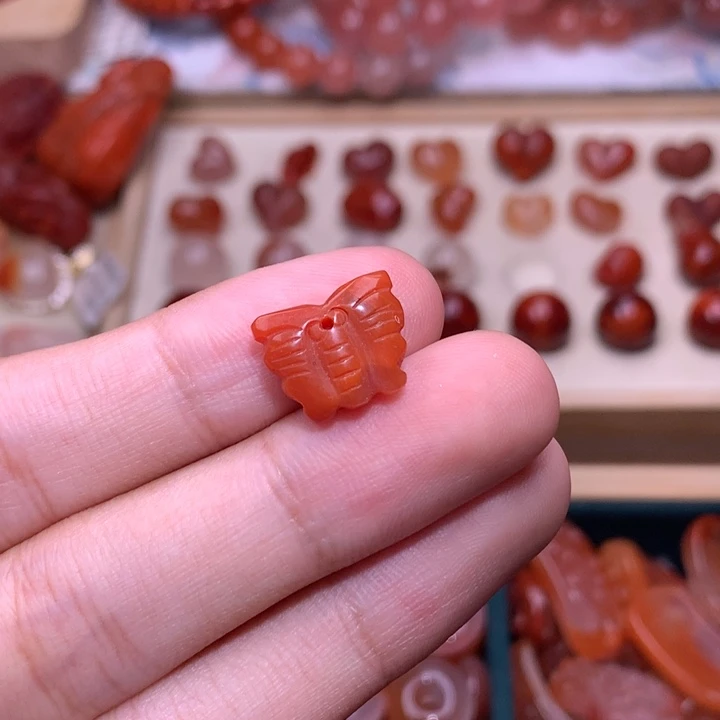 南红玛瑙未镶嵌珠宝半成品蝴蝶1