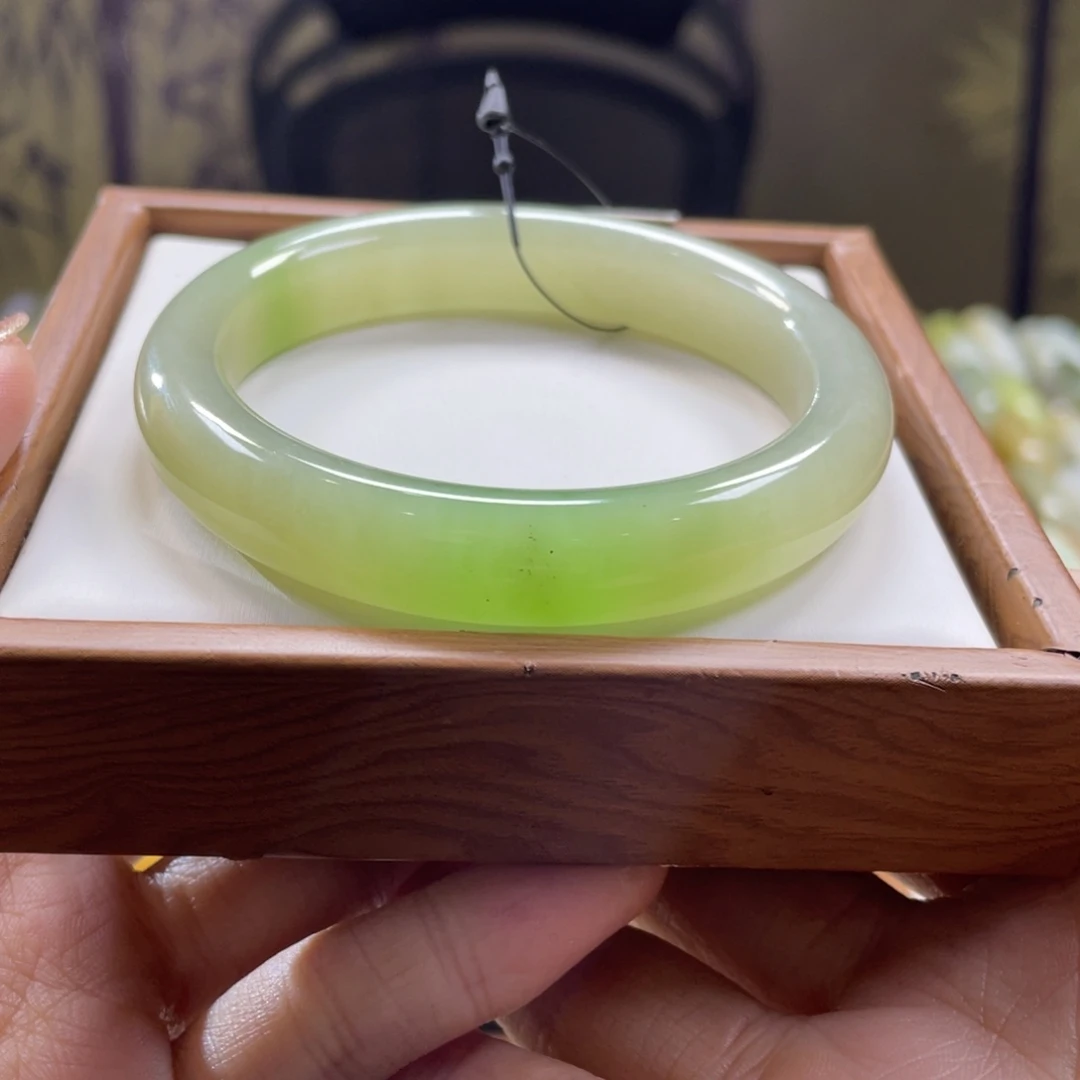 和田玉未镶嵌手镯58圈