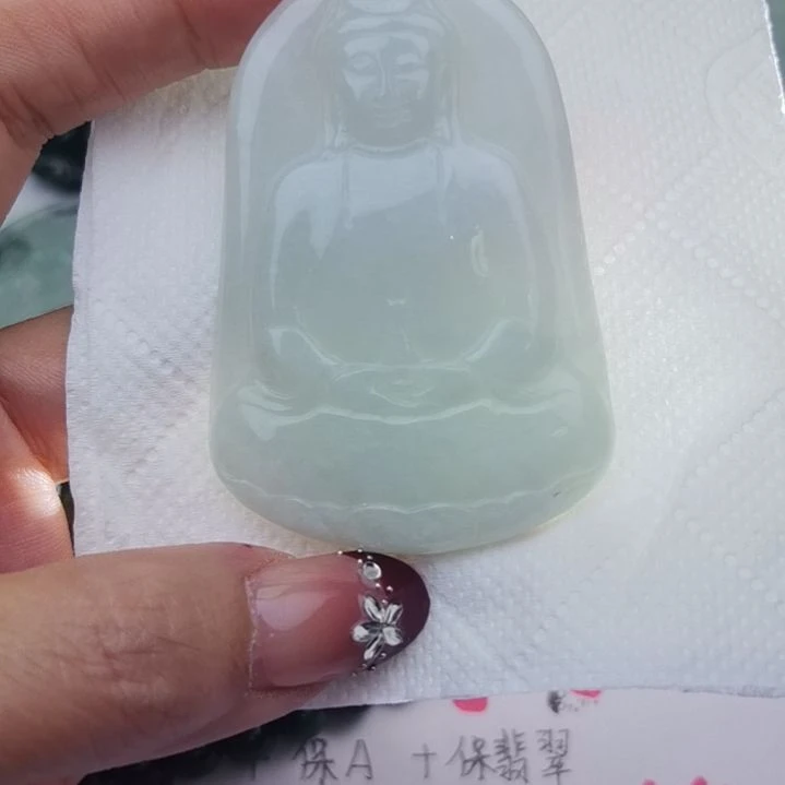 翡翠颈饰未镶嵌天然的A货翡翠多样性发货