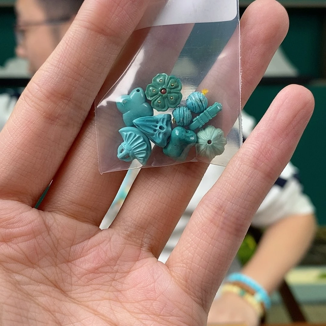 绿松石未镶嵌珠宝奇石