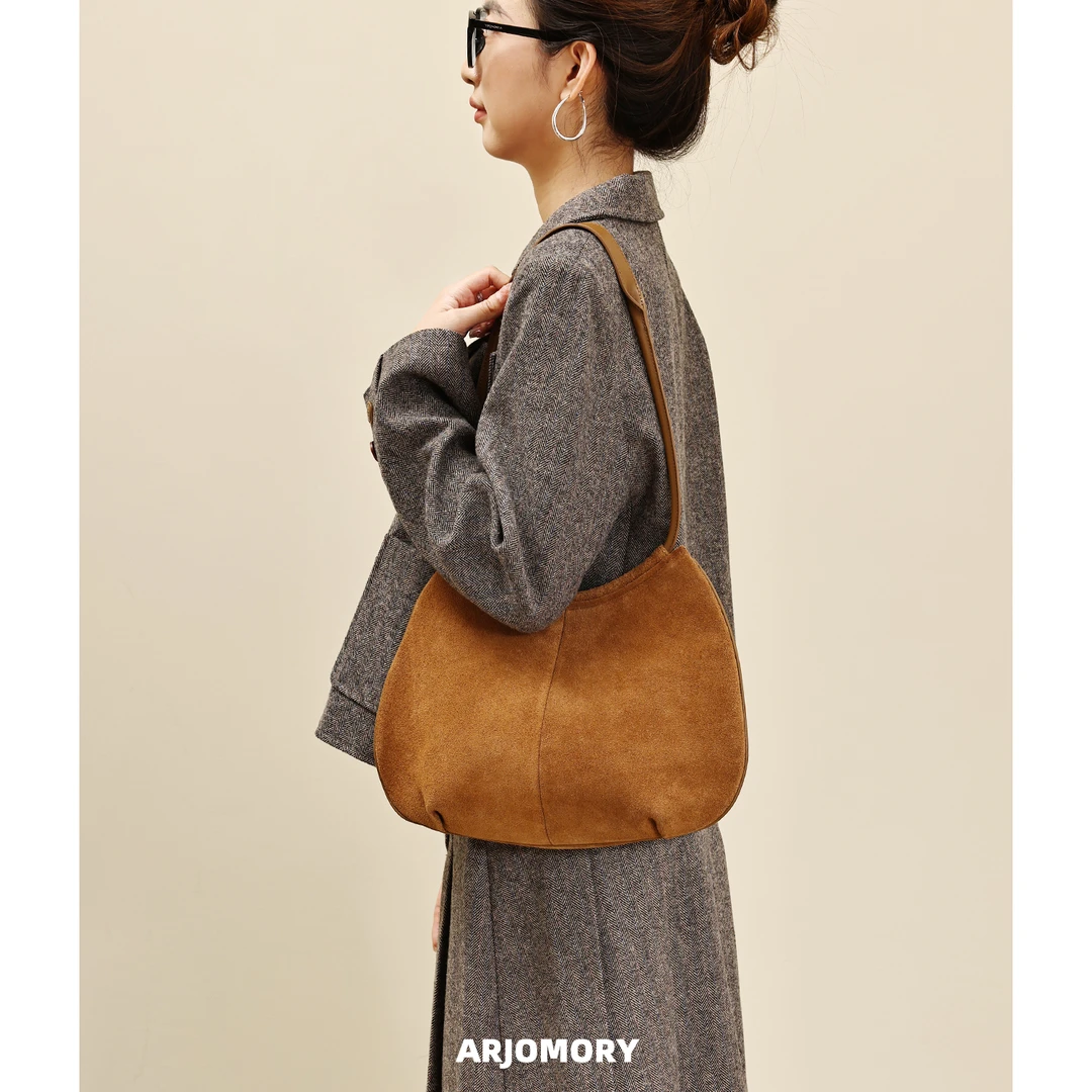 ARJOMORY原创品牌麂皮绒法式女包2025早秋通勤大包单肩手提腋下包