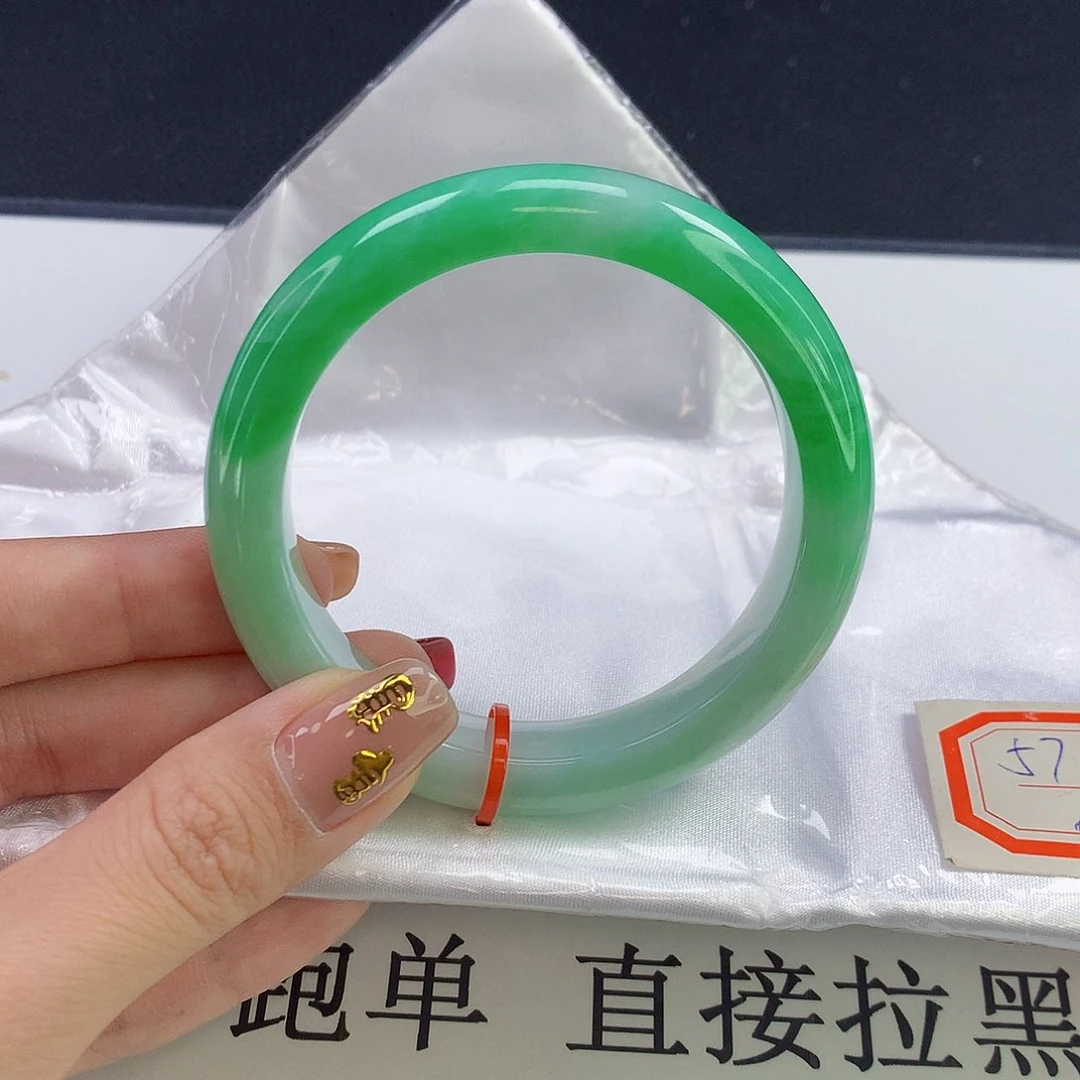 翡翠手镯未镶嵌天然翡翠A货009