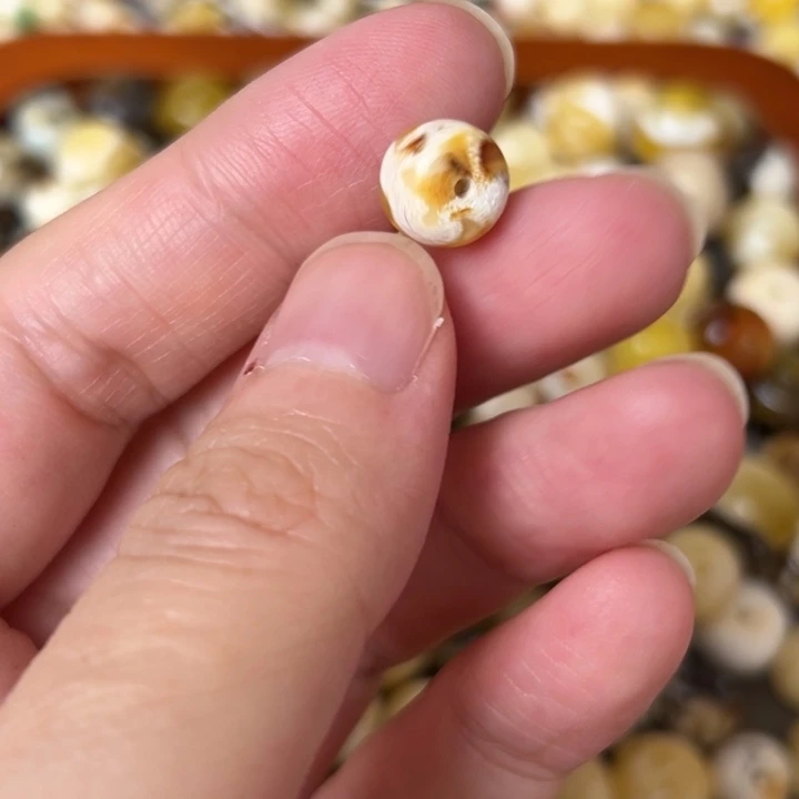 蜜蜡未镶嵌裸石9.5mm一个