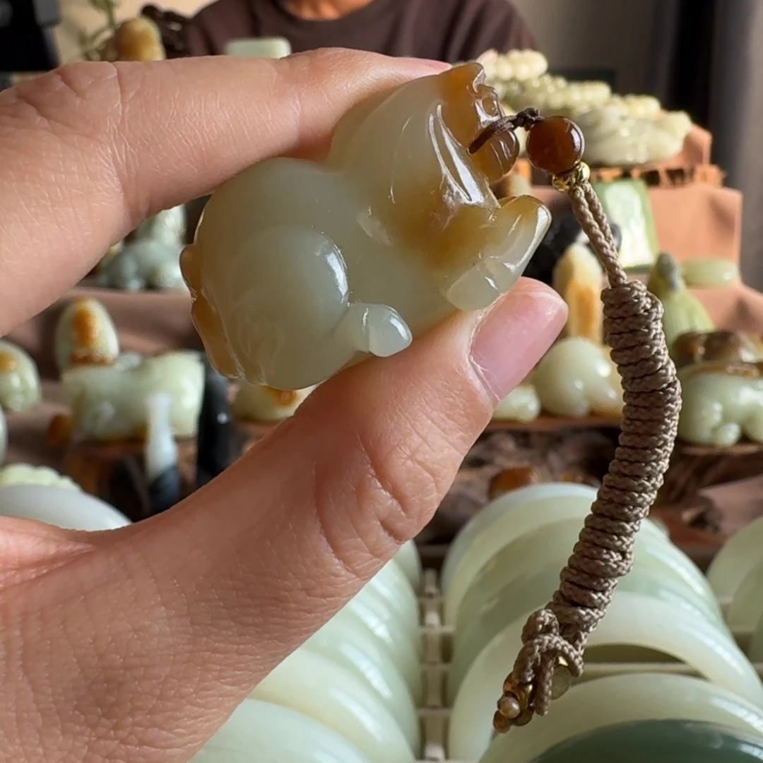 和田玉（糖玉）未镶嵌挂件