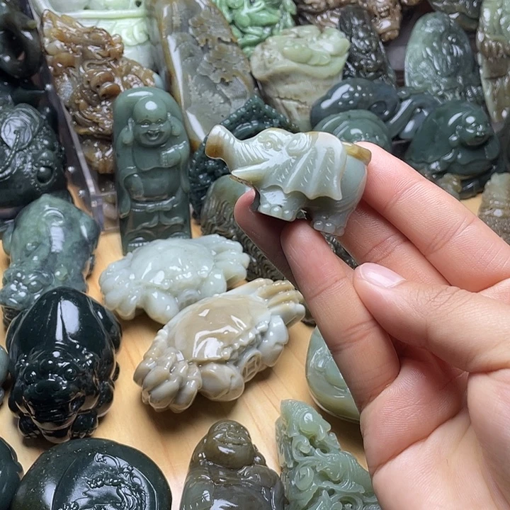 和田玉未镶嵌挂件