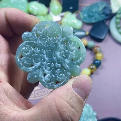 未镶嵌蛇纹石玉颈饰