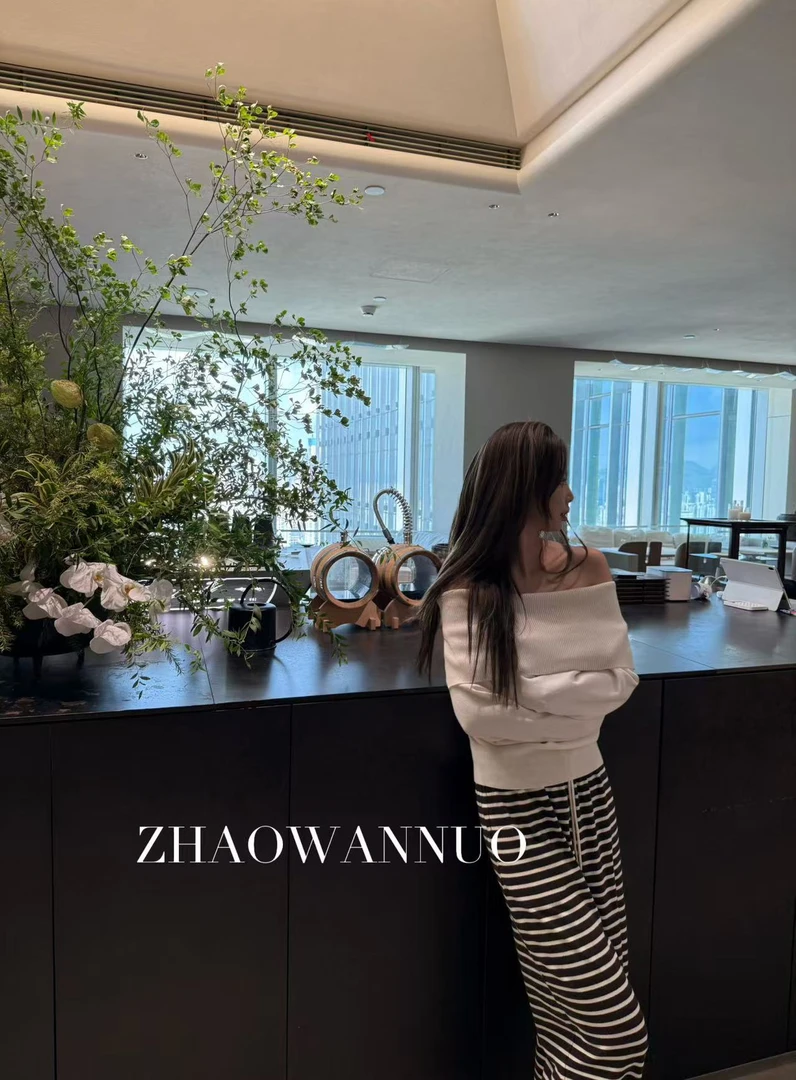 ZHAO WANNUO 丨秋季羊毛一字肩领露肤针织衫NC0913