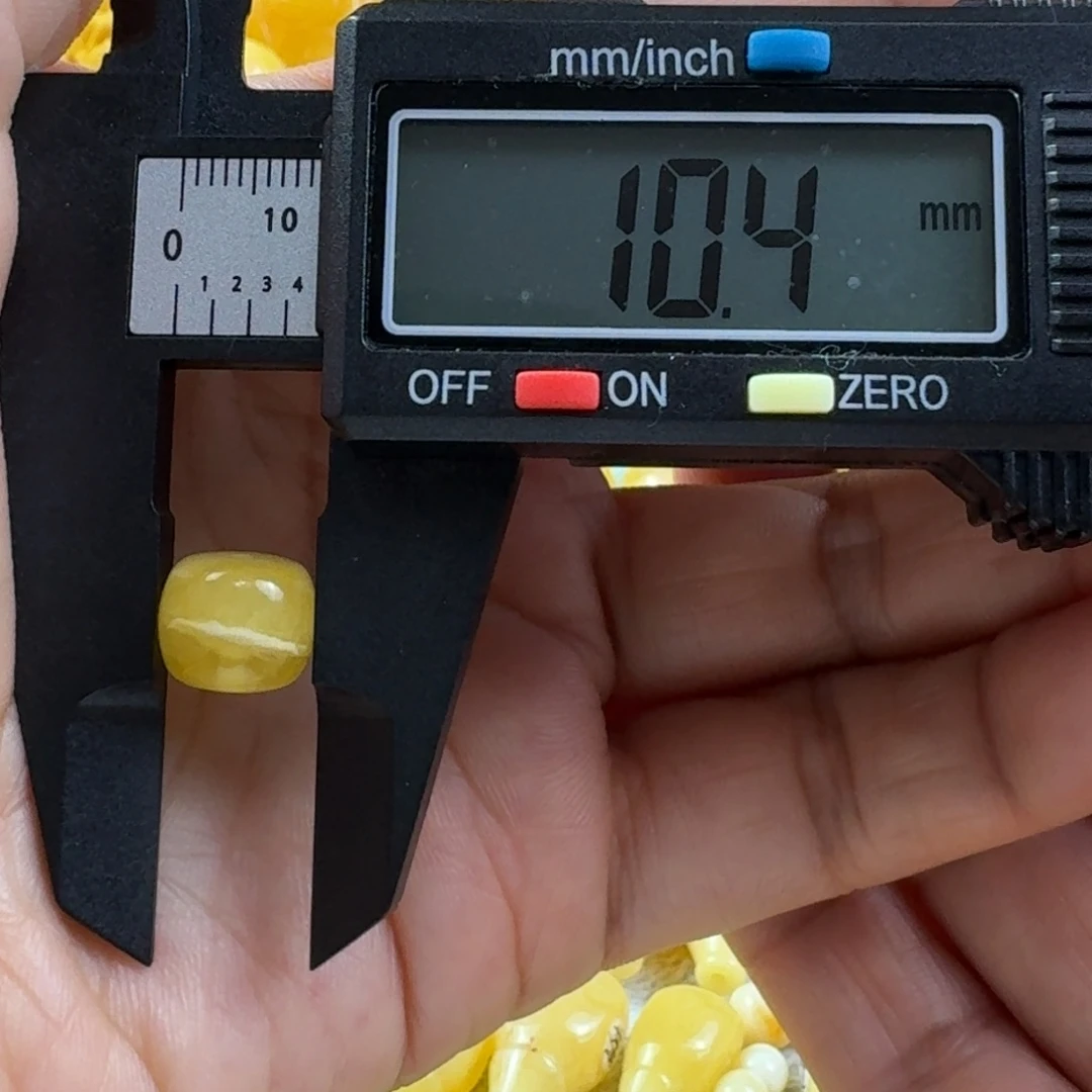 蜜蜡未镶嵌裸石23杂