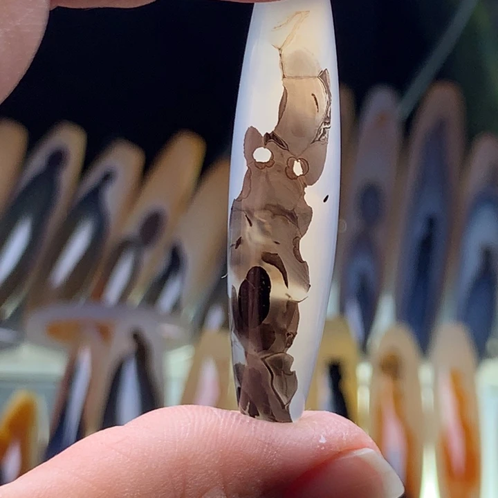 玛瑙/玉髓颈饰未镶嵌100