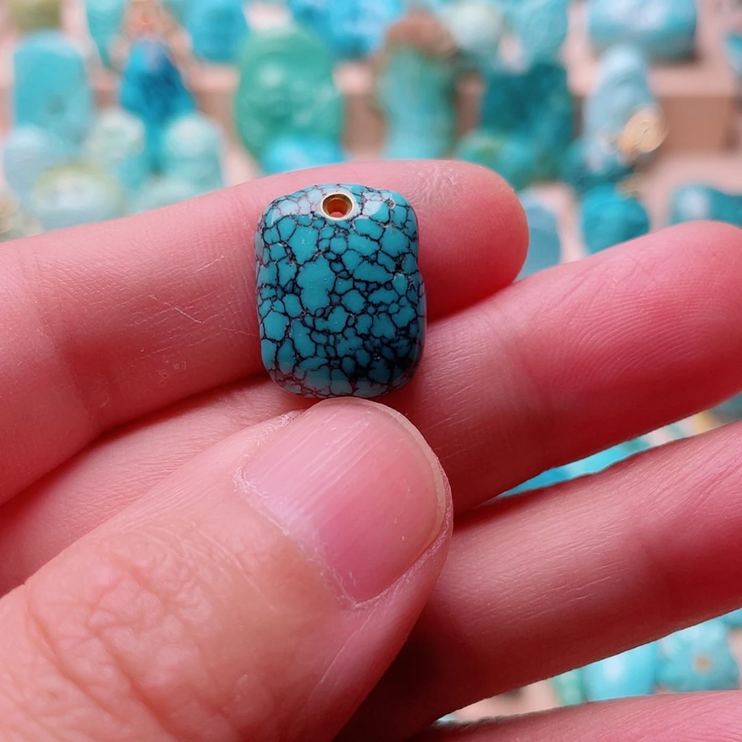 绿松石未镶嵌颈饰