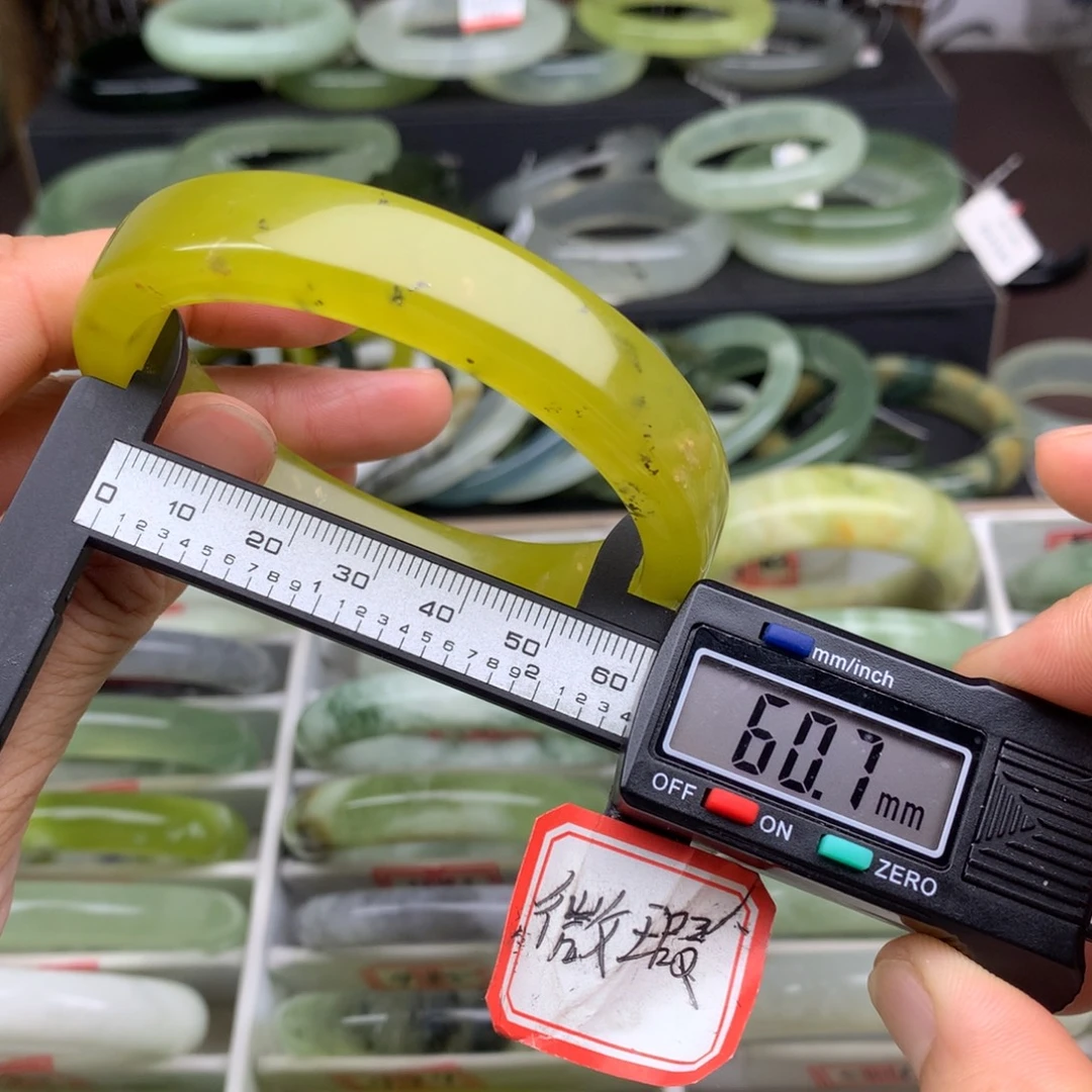 蛇纹石玉未镶嵌手镯504