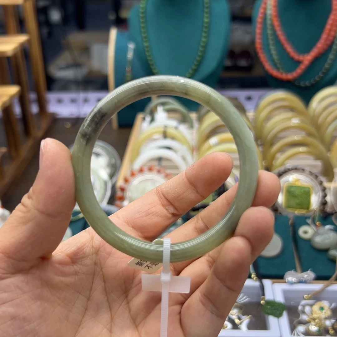 和田玉手镯未镶嵌57.8圈围1930