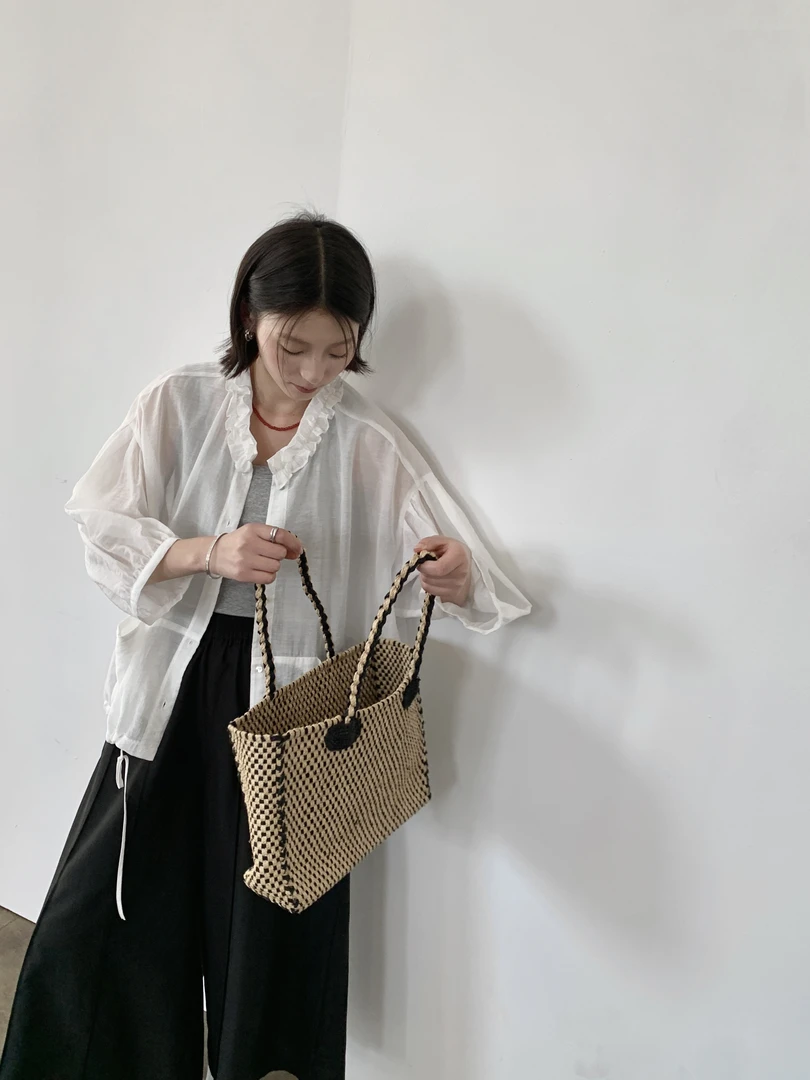 7032夏季新款韩系设计感木耳边五分袖衬衫女2025简约气质通勤衬衣