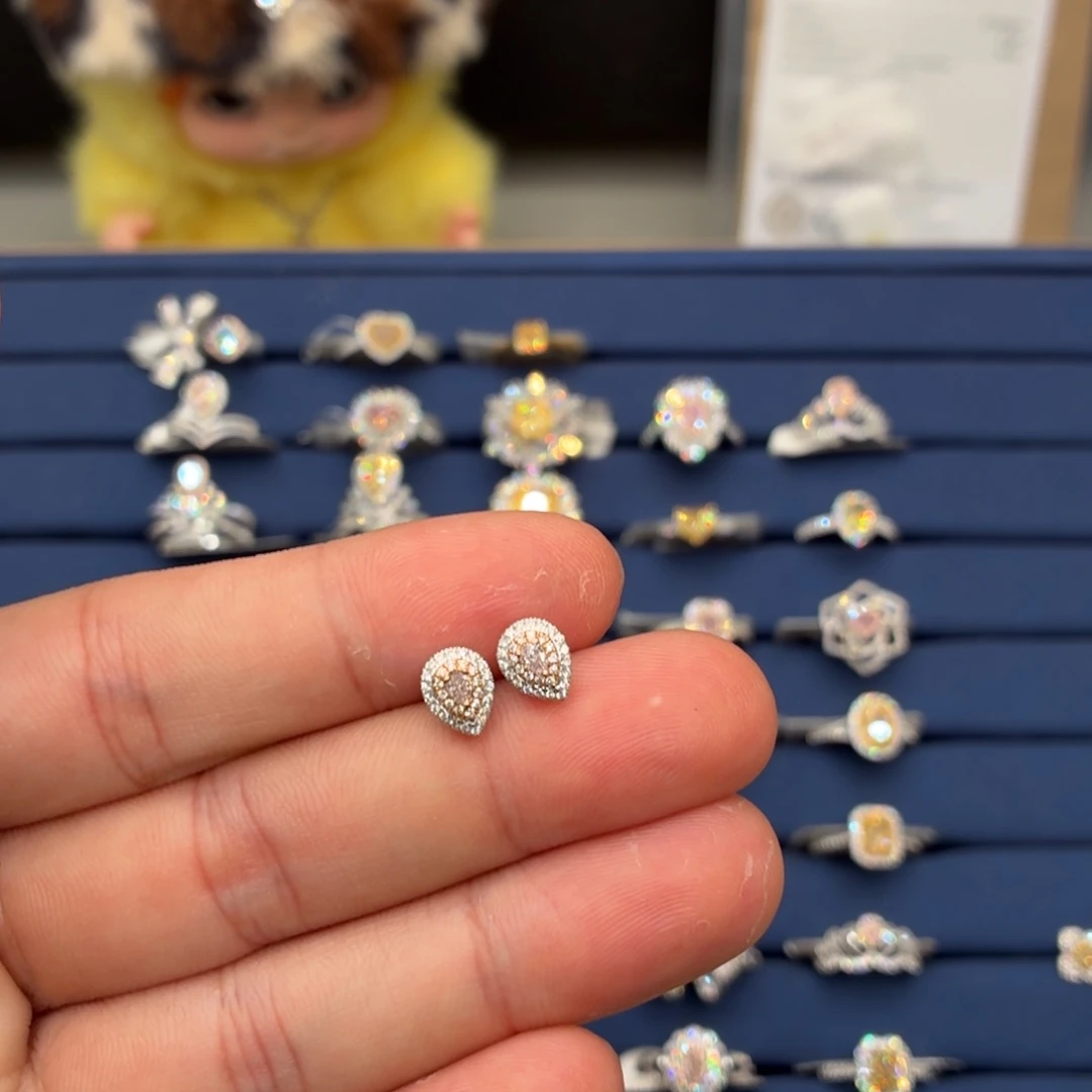 18K金镶嵌戒指/指环钻石粉钻耳钉