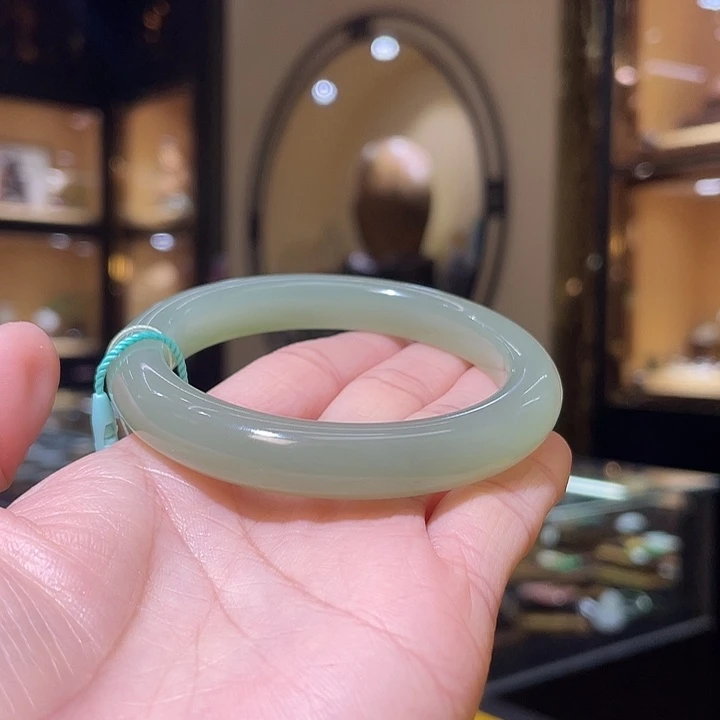未镶嵌手镯和田玉55#47.6g
