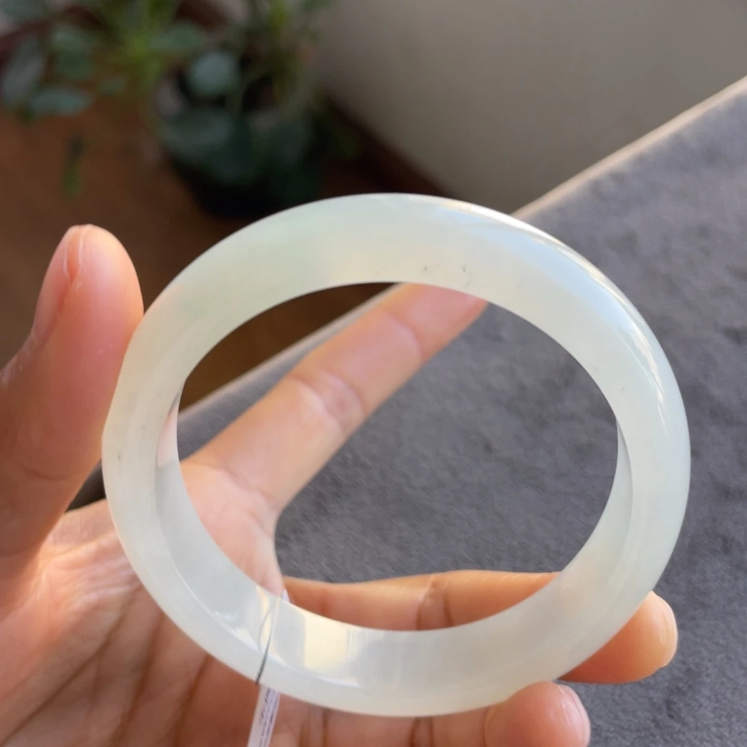 翡翠未镶嵌手镯白月光