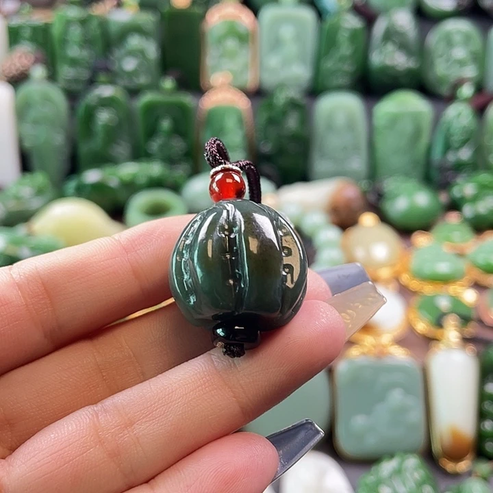 独***狼和田玉未镶嵌挂件