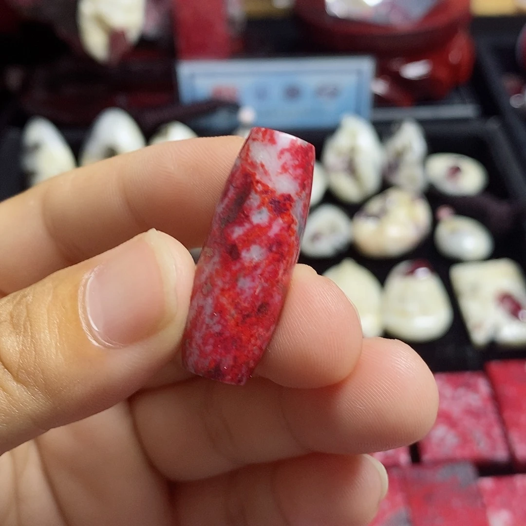 天然辰砂原石桶珠