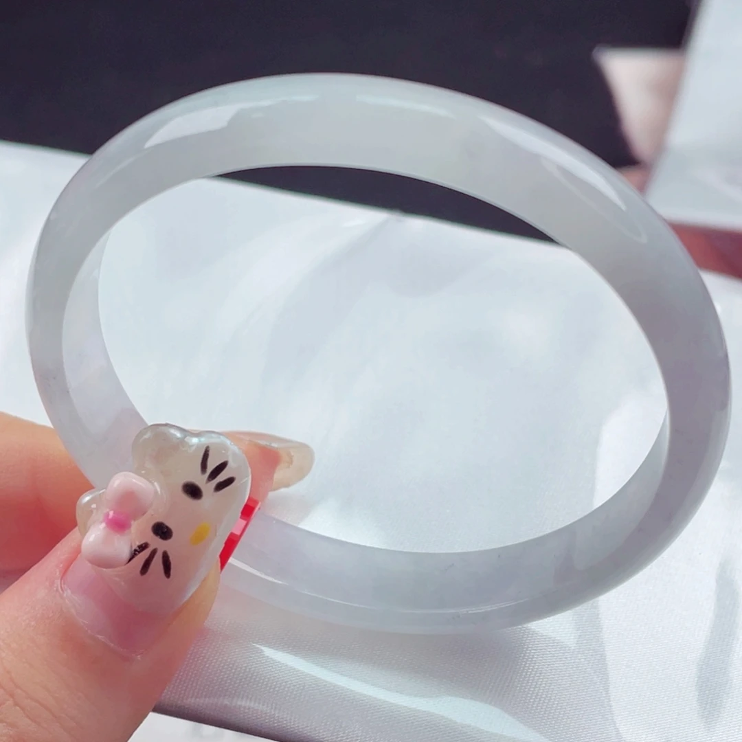 翡翠未镶嵌手镯56贵妃