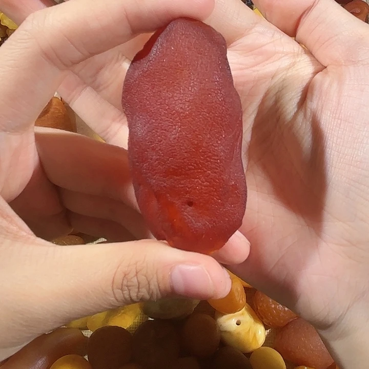 琥珀未镶嵌颈饰琥珀全皮吊坠