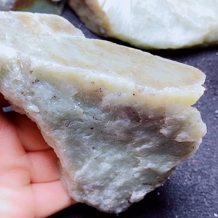 未镶嵌和田玉（糖玉）珠宝半成品
