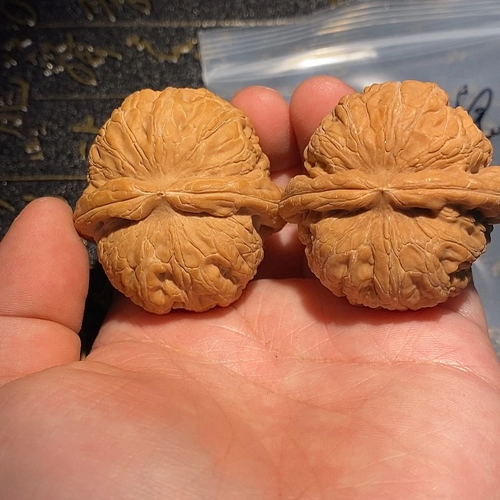 姜***～手串/手链核桃42 元宝