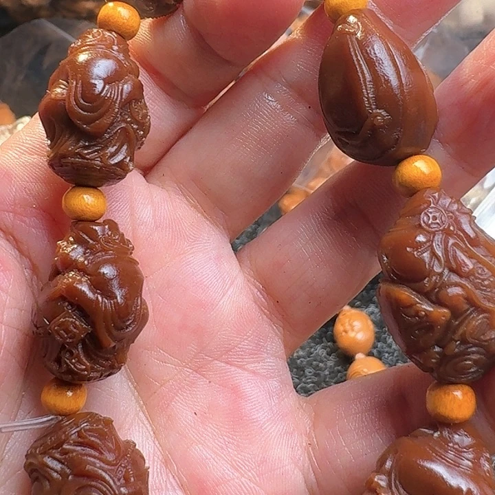 橄榄核吊坠橄榄财神玉华