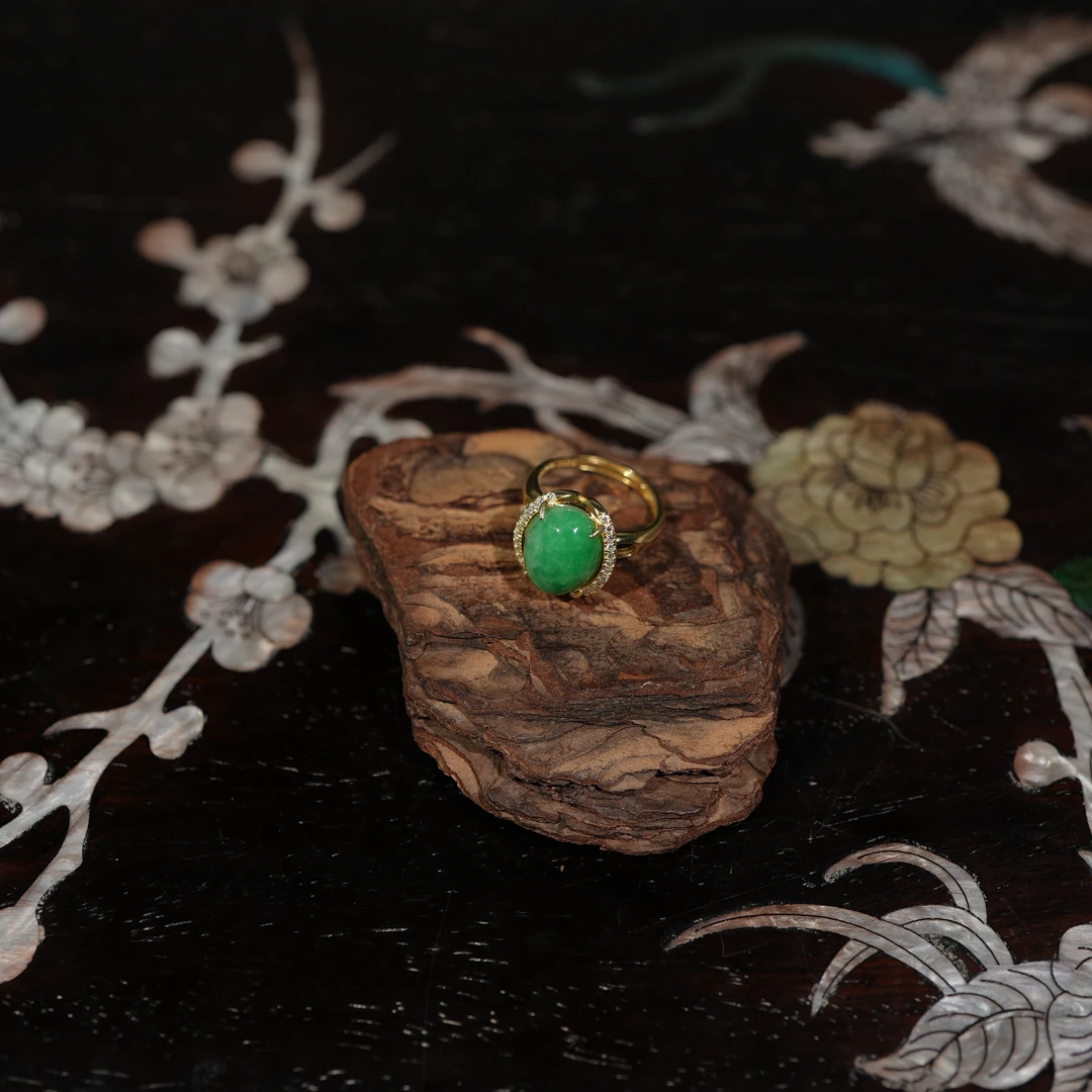 1.13香港王老板-翡翠镶嵌戒指4y147